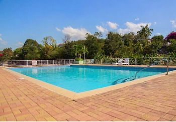 Signature Skys Guest Apartments Κίνγκστον Εξωτερικό φωτογραφία